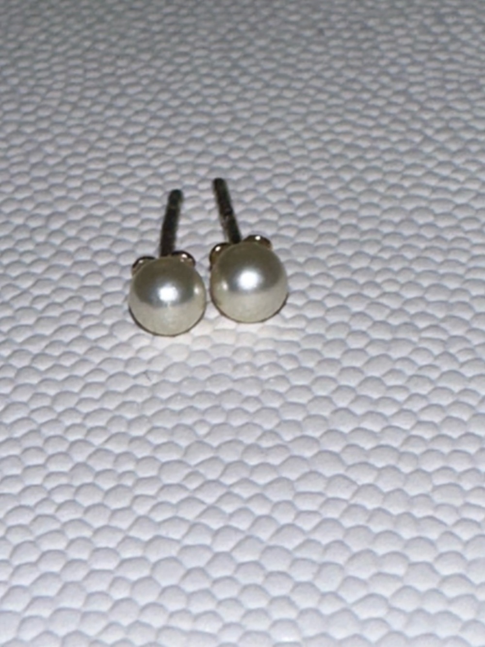 Gold tone sterling silver freshwater pearl earrings. - Picture 3 of 6